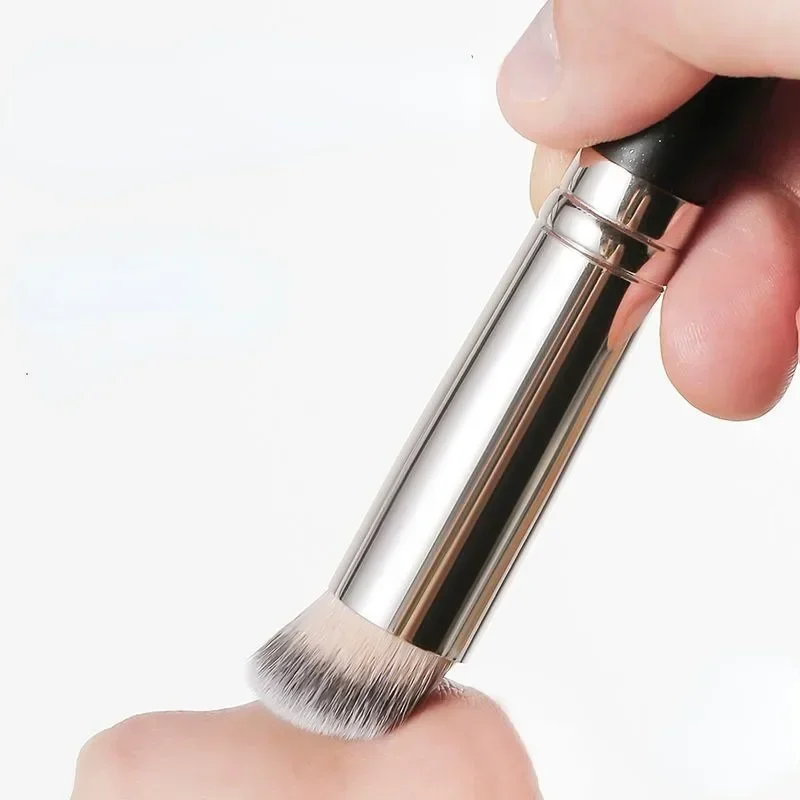 Pinceau correcteur de fond de  - Huda Beauty Makeup Brush Set avis et prix
