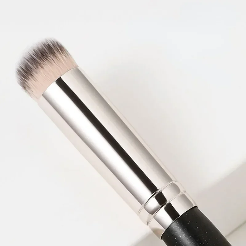 Pinceau correcteur de fond de  - Huda Beauty Makeup Brush Set avis et prix