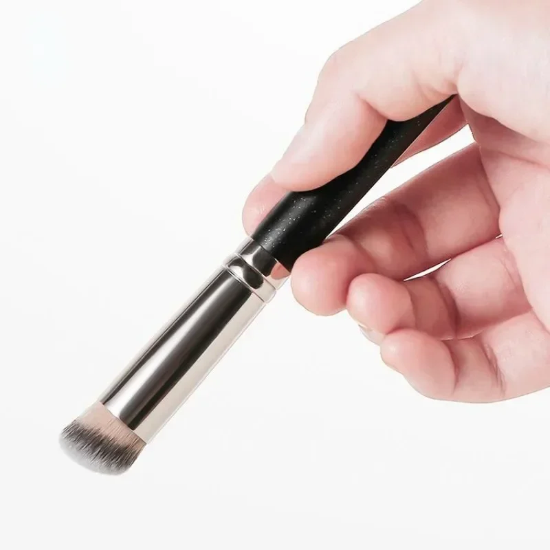 Pinceau correcteur de fond de  - Huda Beauty Makeup Brush Set avis et prix